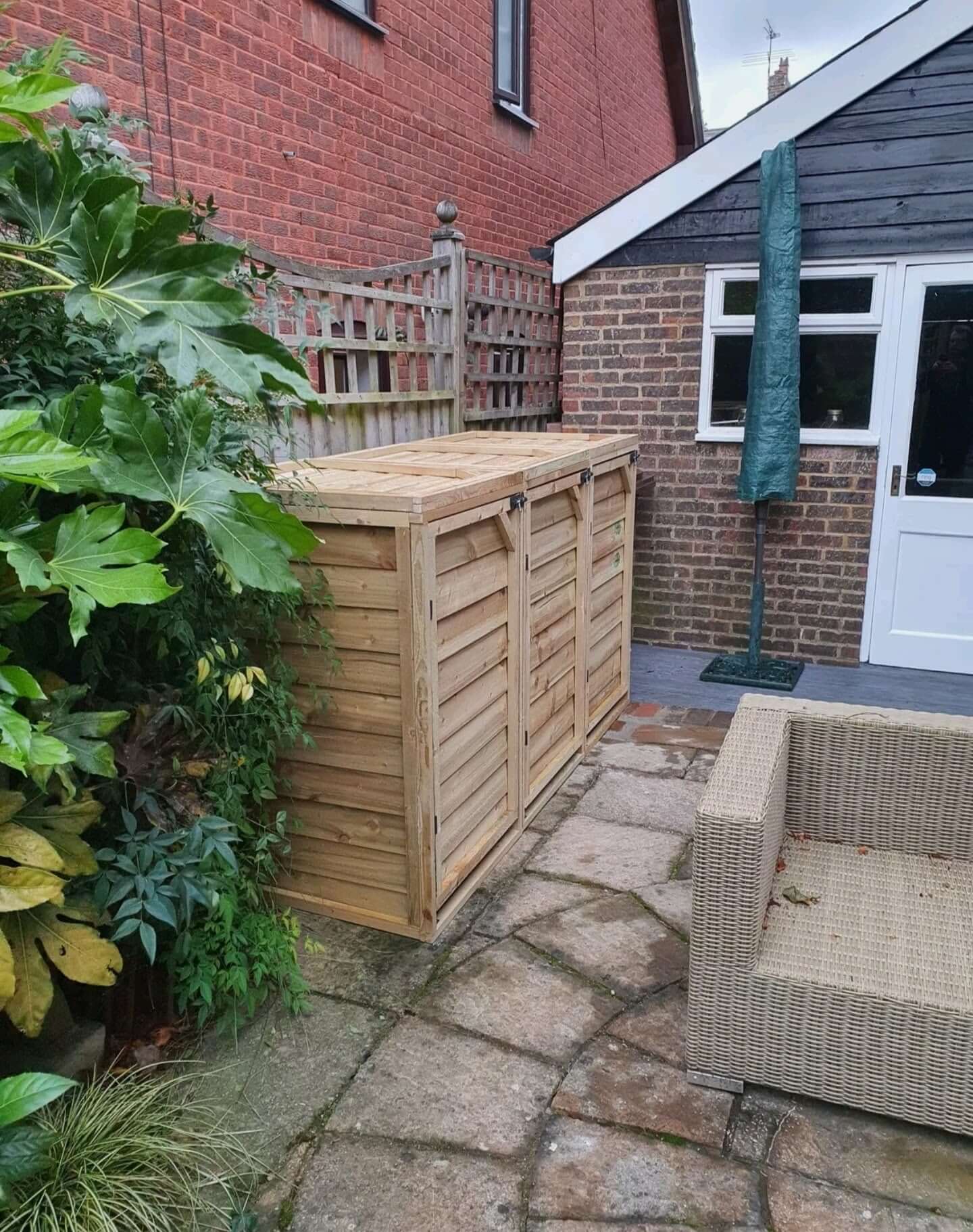 10% Off PLANTER TOP STANDARD SIZE Wheelie Bin Storage